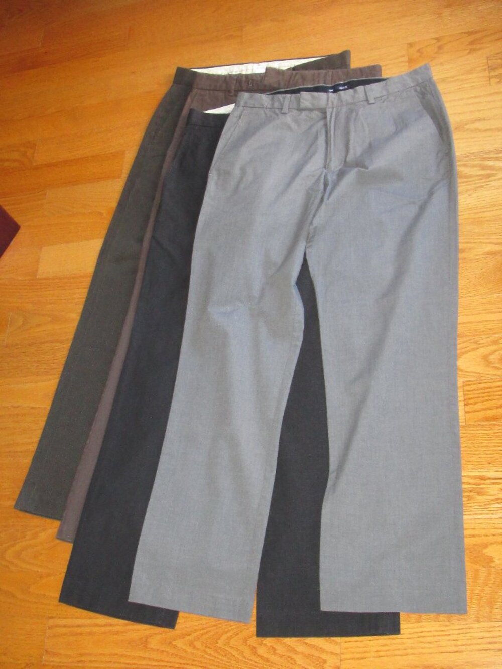 Pre-owned Men's 4 Pairs Gap Straight Fit Pants Actual size measured 30/31